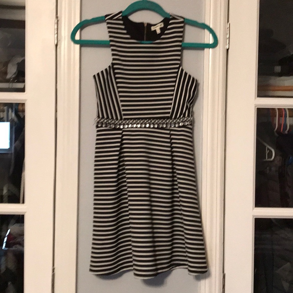 Girl’s dress